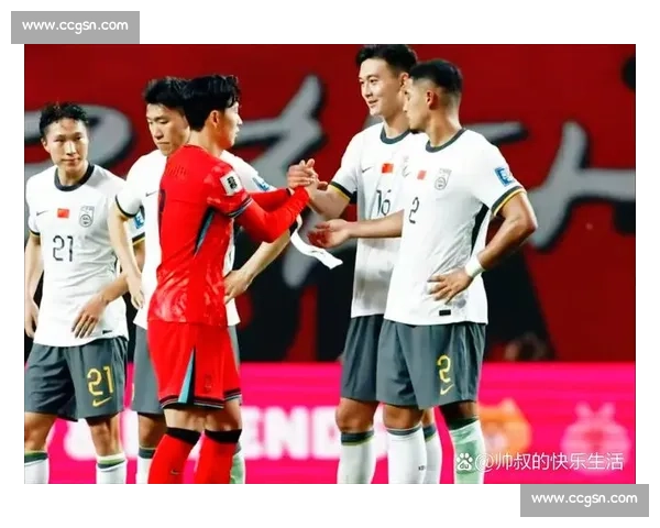 球迷强烈不满情绪持续发酵引发舆论关注与管理反思赛事运营困境